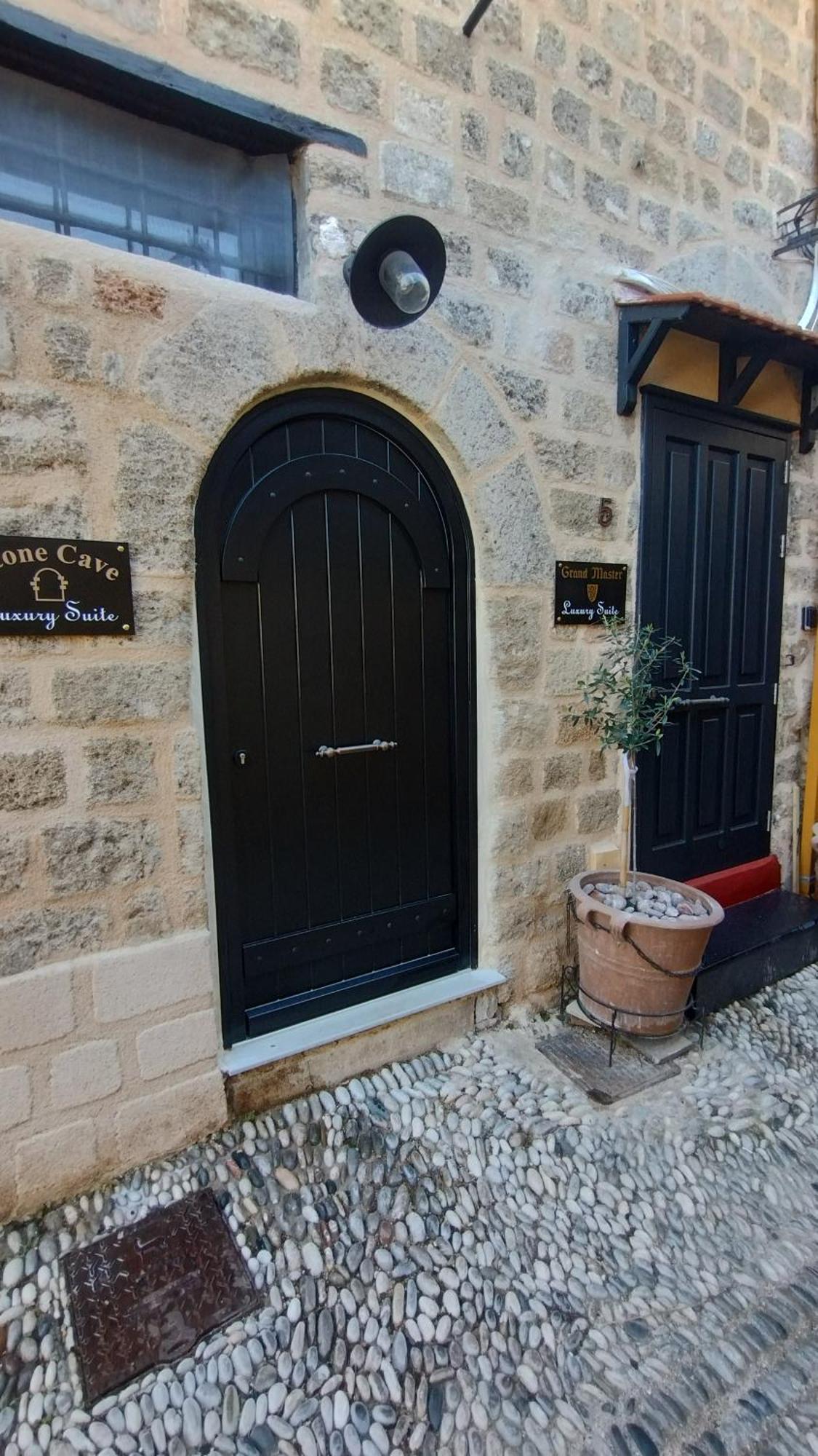 Stone Cave Suite Rhodes City Екстериор снимка