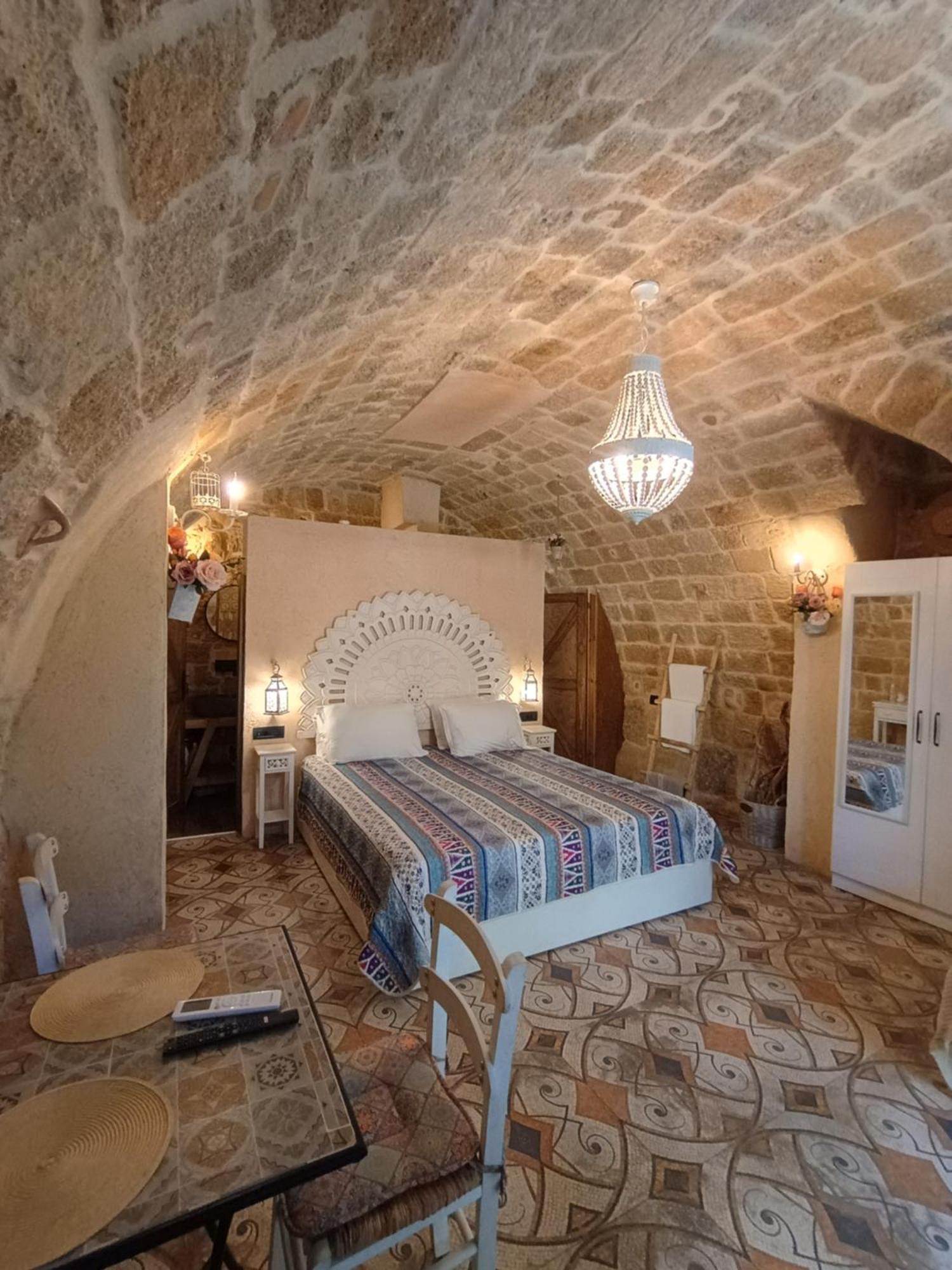 Stone Cave Suite Rhodes City Екстериор снимка
